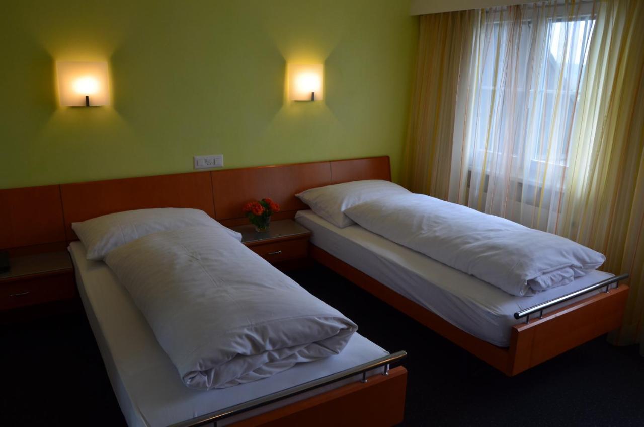 Hotel Urs Und Viktor Bettlach الغرفة الصورة